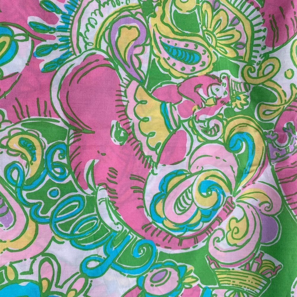 Lilly Pulitzer Chin Chin Tablecloth - New With Tags.  RARE. Approx 90x50